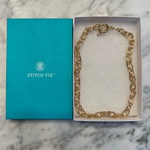 Interlinked gold chain necklace